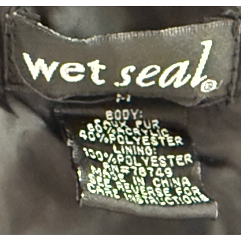 Wet Seal Womens Black Faux Fur Shag Vest Medium Sleeveless Hook Eye Closure - Picture 3 of 13